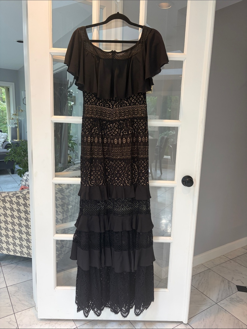The Tadashi Shoji Alexia Off-The-Shoulder Gown in Black/Nude - Sz 8 NWOT - Picture 5 of 6